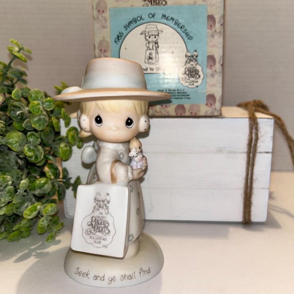 PRECIOUS Moments "Seek and ye shall find" 1985 Membership Figurine